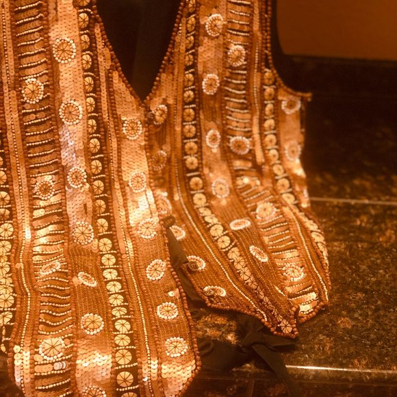 Vest Sequined custom design and hand beaded - Picture 1 of 8